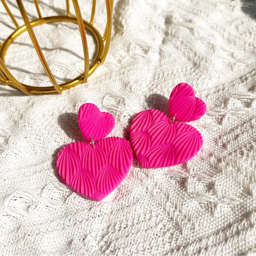 Hot Pink Triple Heart Dangle Earrings Polymer Clay Lightweight Valentine NWT - Picture 3 of 14